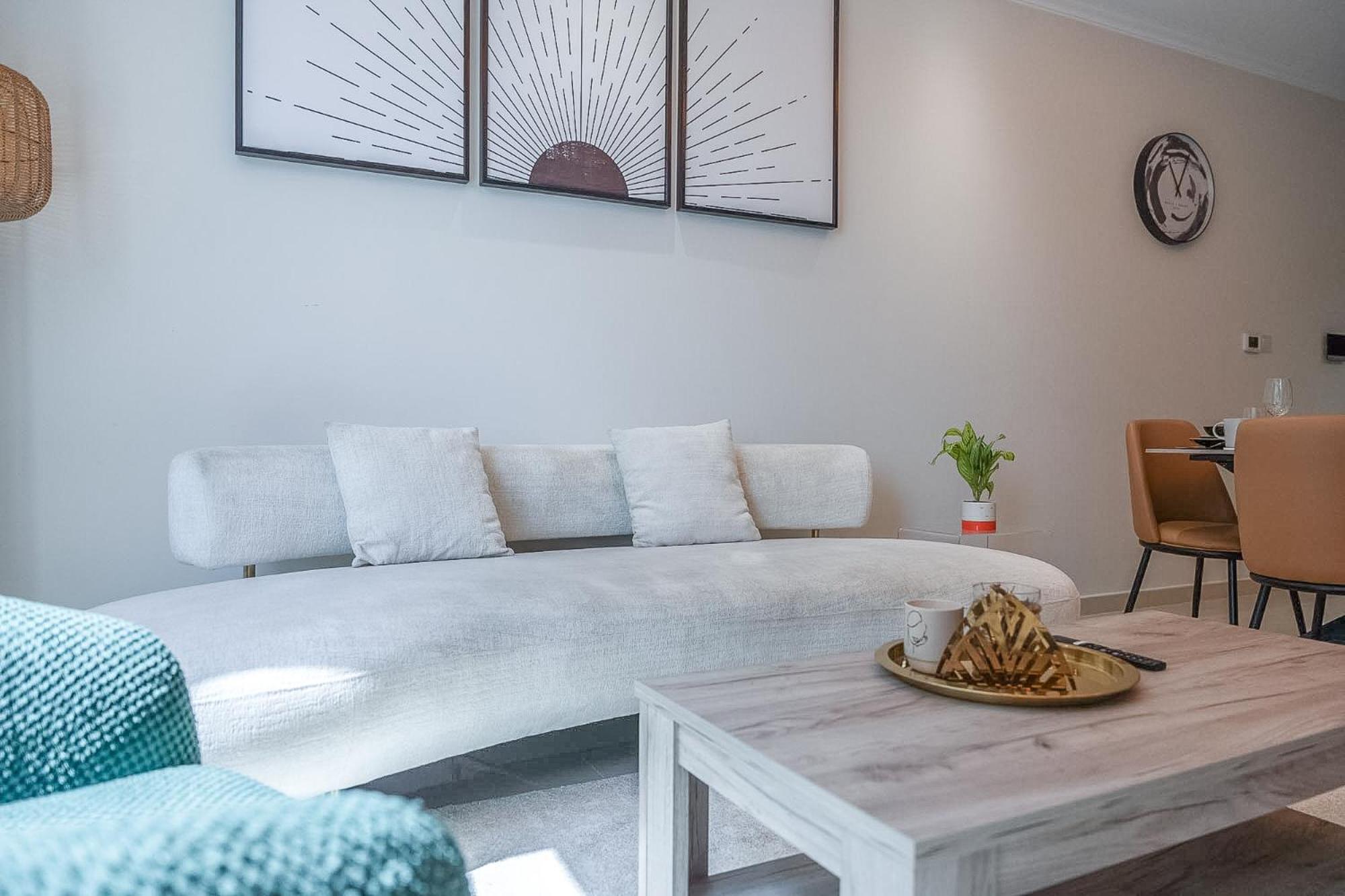 Апартаменти Heaven Crest Downtown - And 1 Bedroom 2 Minute Walk To Mall And Burj Khalifa