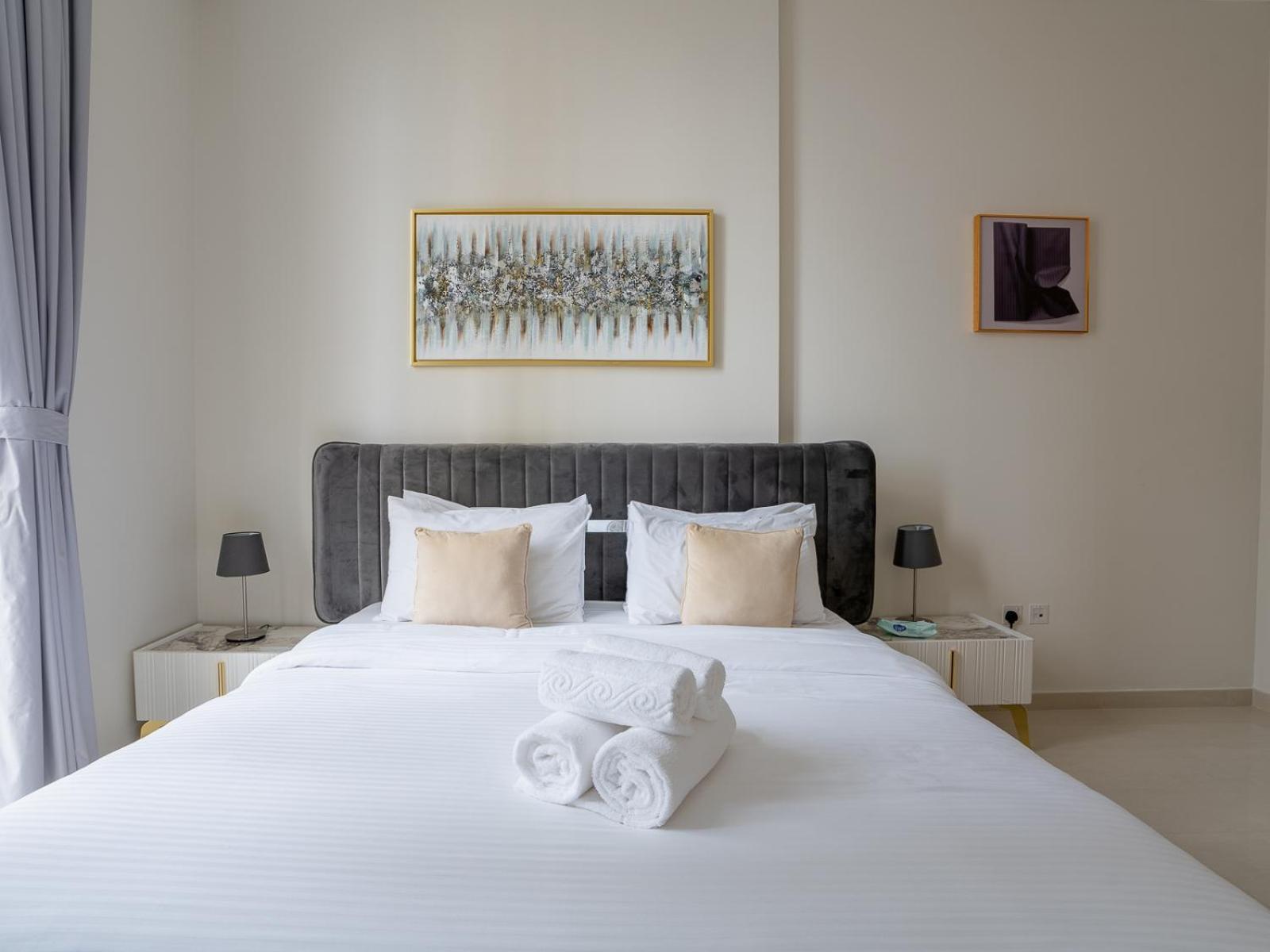 Heaven Crest Downtown - And 1 Bedroom 2 Minute Walk To Mall And Burj Khalifa Апартаменти *
