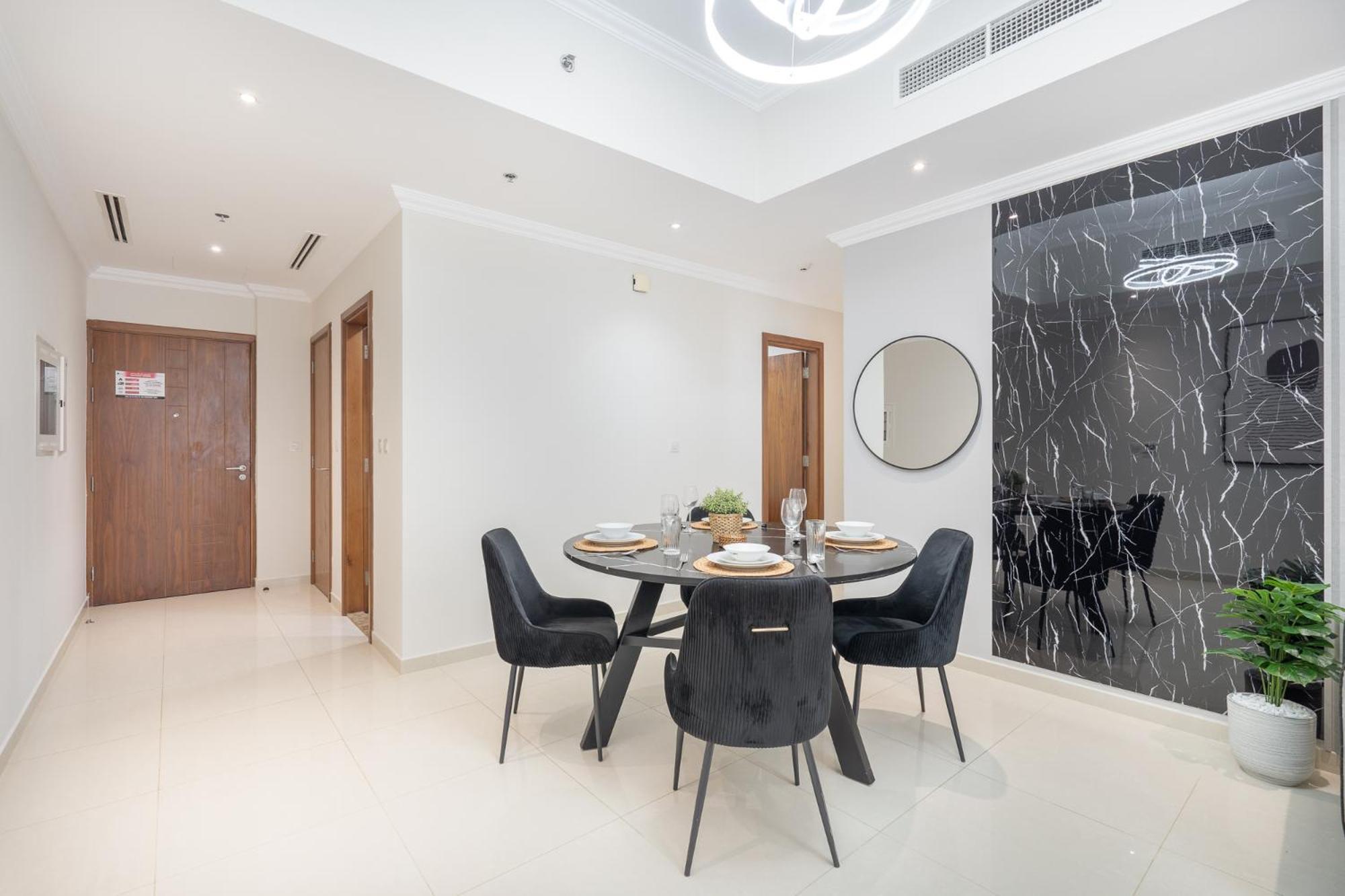 Heaven Crest Downtown - And 1 Bedroom 2 Minute Walk To Mall And Burj Khalifa Апартаменти