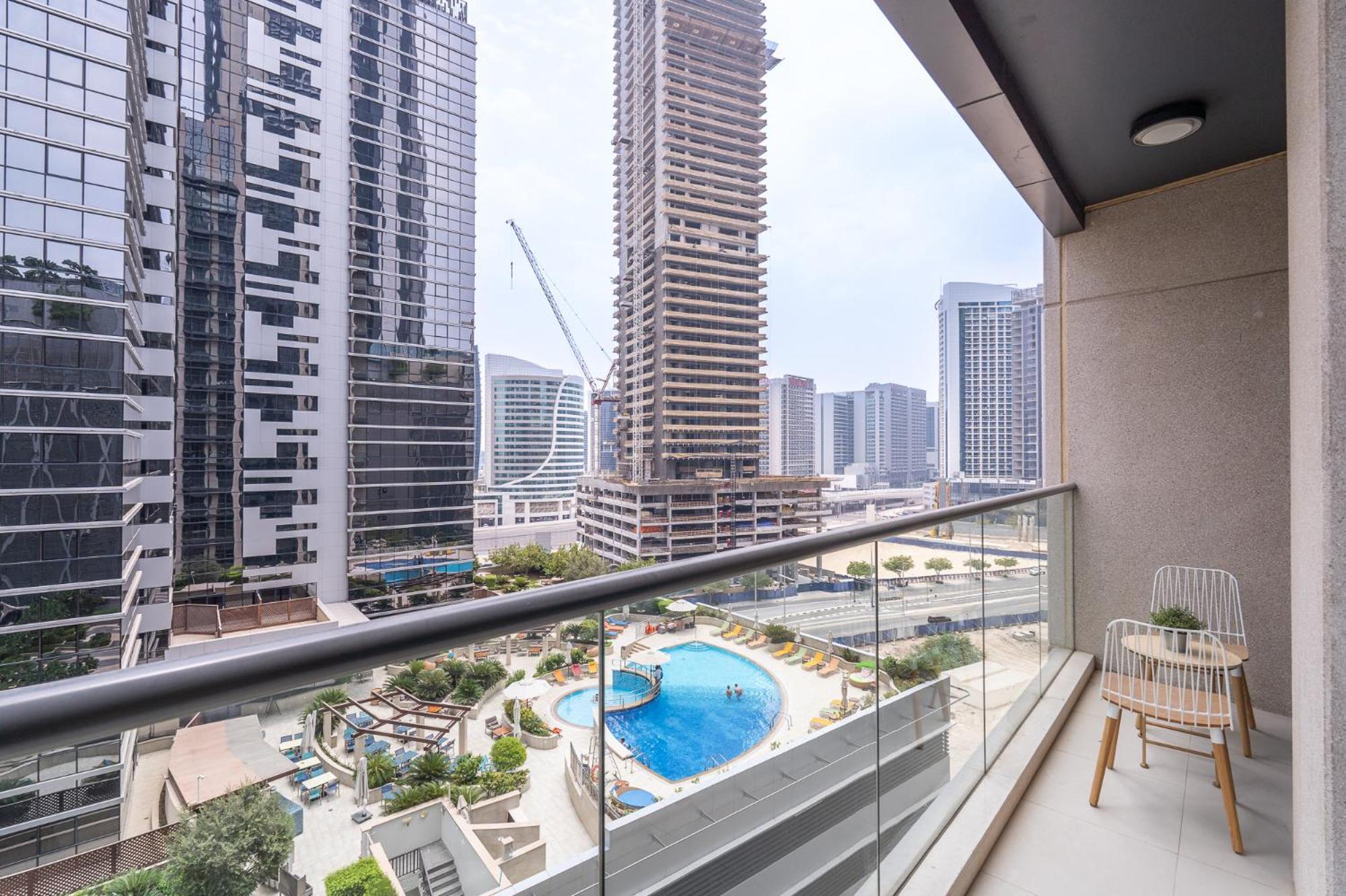 Апартаменти Heaven Crest Downtown - And 1 Bedroom 2 Minute Walk To Mall And Burj Khalifa *