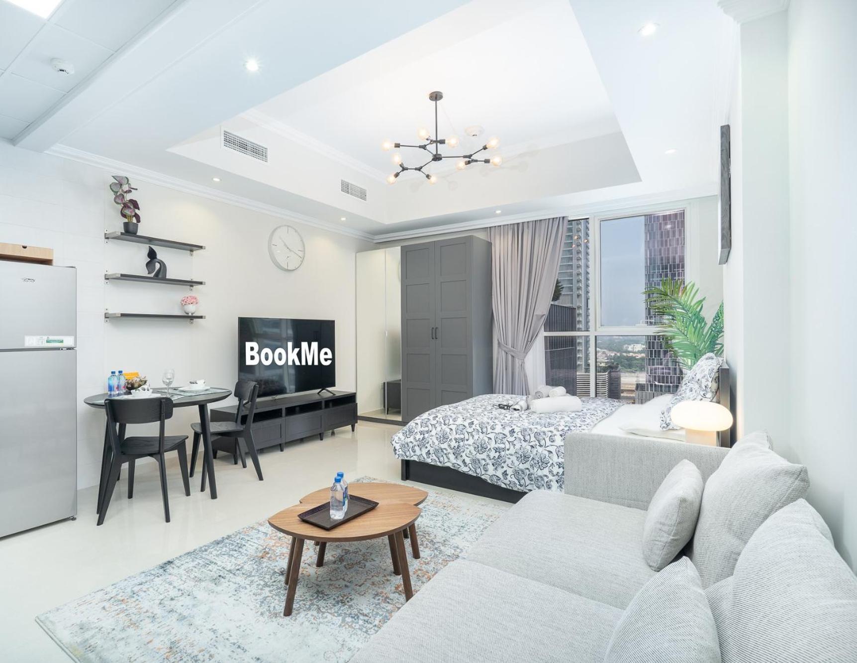 Heaven Crest Downtown - And 1 Bedroom 2 Minute Walk To Mall And Burj Khalifa Апартаменти