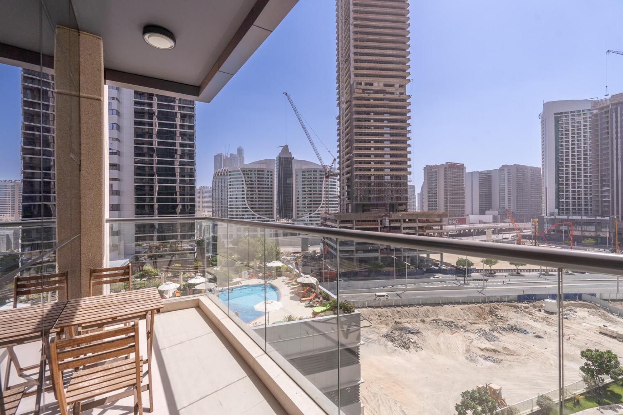 Heaven Crest Downtown - And 1 Bedroom 2 Minute Walk To Mall And Burj Khalifa Апартаменти Дубай