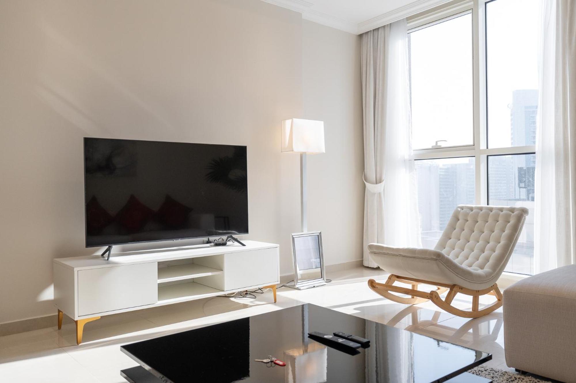 Heaven Crest Downtown - And 1 Bedroom 2 Minute Walk To Mall And Burj Khalifa Апартаменти