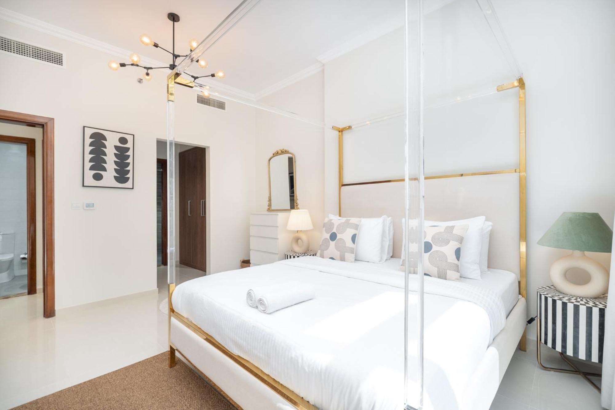 Heaven Crest Homes: Downtown Near Mall & Burj Khalifa
